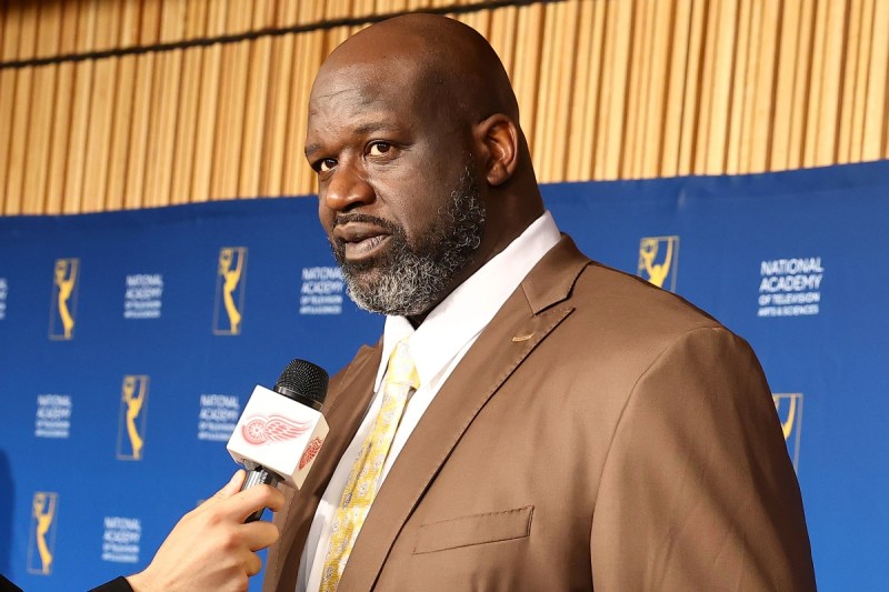 shaquille-oneal-reveals-hilarious-reason-he-owes-miami-dolphins-coach-mike-mcdaniel-an-apology