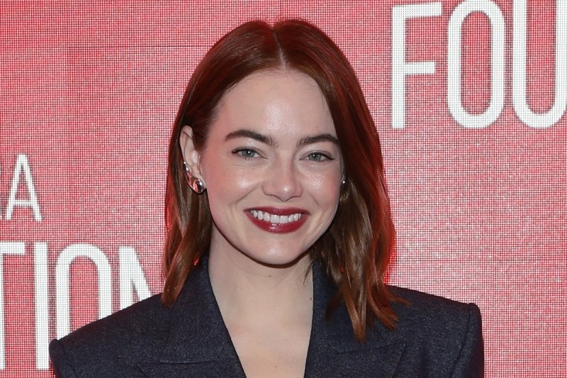 stephen-colbert-helps-emma-stone-live-out-her-jeopardy-dreams