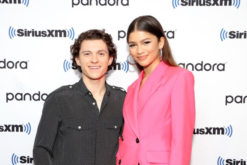 tom-holland-addresses-zendaya-breakup-rumors-on-social-media