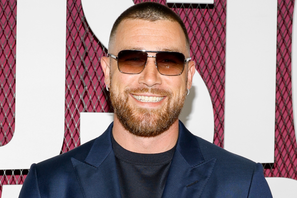 travis-kelce-responds-to-brother-jason-jumping-from-their-suite-shirtless-at-chiefs-game