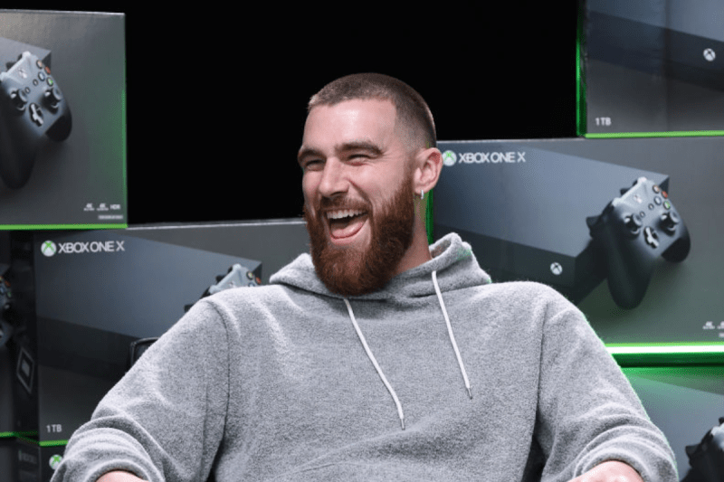 travis-kelces-dad-sidesteps-awkward-taylor-swift-prenup-question