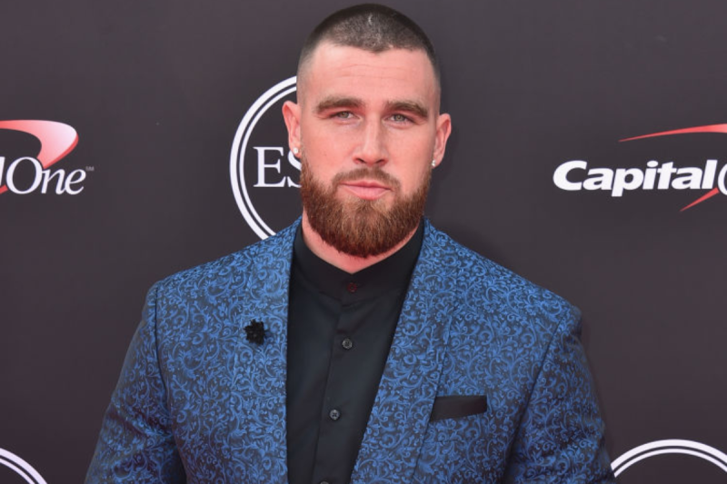 why-travis-kelce-wont-attend-the-2024-grammys-with-taylor-swift
