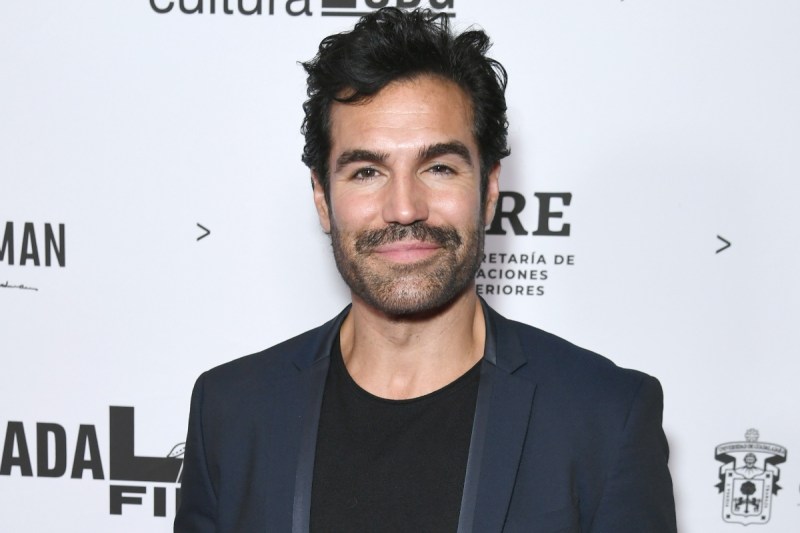 young-and-the-restless-jordi-vilasuso-asks-for-prayers-after-newborn-daughter-goes-to-nicu