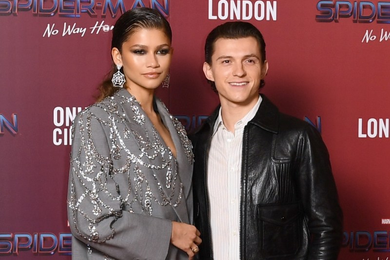 zendaya-unfollows-tom-holland-sparks-break-up-rumors