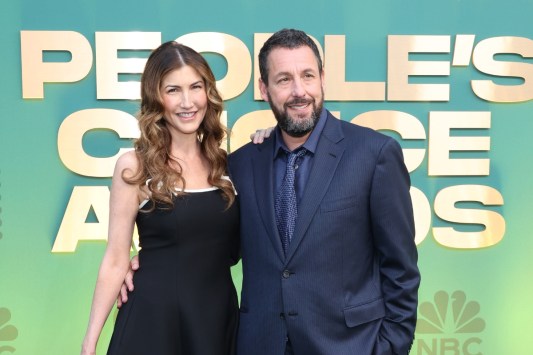 adam-sandler-leaves-peoples-choice-awards-viewers-dying-with-hilarious-acceptance-speech