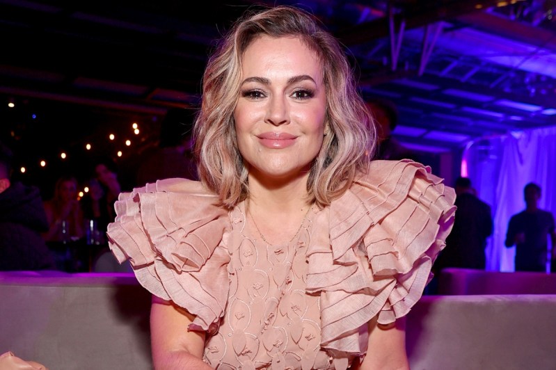 alyssa-milano-speaks-out-about-toxicity-surrounding-charmed-shannen-doherty-firing