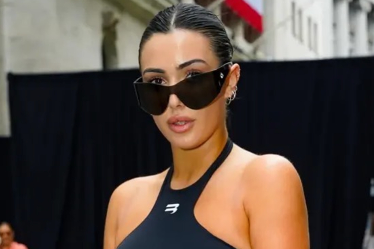 bianca-censori-goes-braless-under-skintight-shirt-on-shopping-trip-with-kanye-west