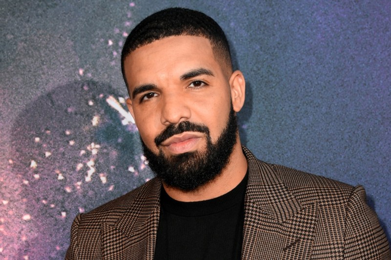 drake-gifts-cancer-survivor-fan-100k-at-nashville-concert