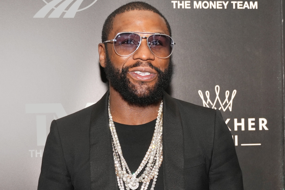 floyd-mayweather-pays-tearful-tribute-to-late-assistant-best-friend-i-ever-had