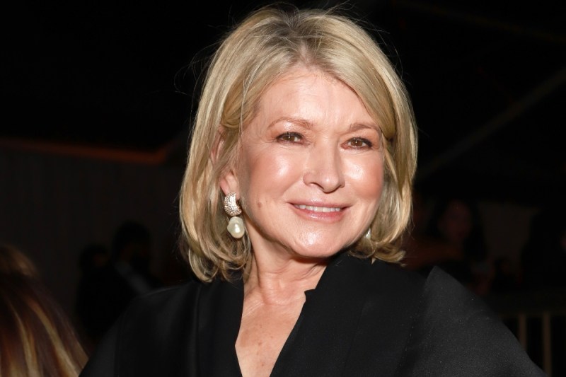 former-inmate-reveals-martha-stewart-smuggled-food-to-bake-for-friends-in-prison