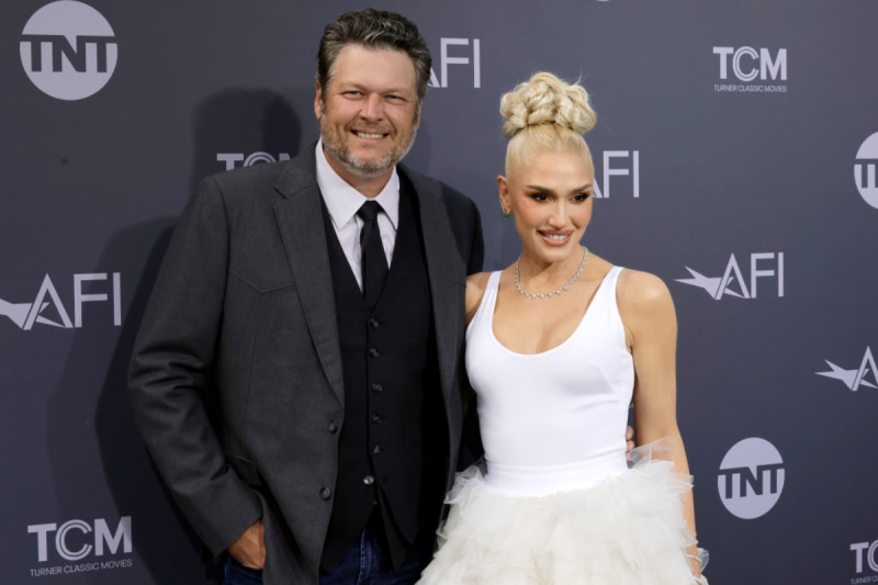 gwen-stefani-and-blake-shelton-reveal-video-before-superbowl-and-fans-are-losing-it