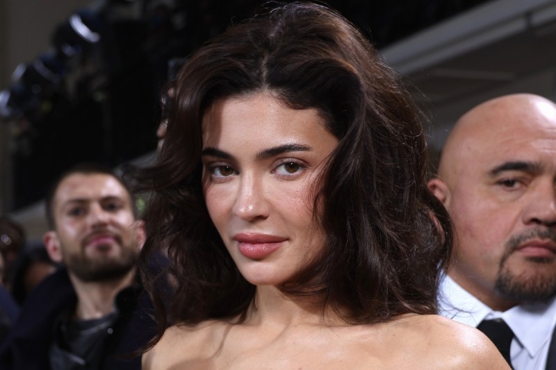 kylie-jenner-reveals-new-hairdo-and-look-fans-compare-her-to-mom-kris