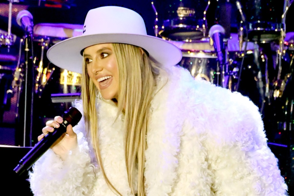 lainey-wilson-performs-im-just-ken-in-place-of-ryan-gosling-at-pre-grammy-gala