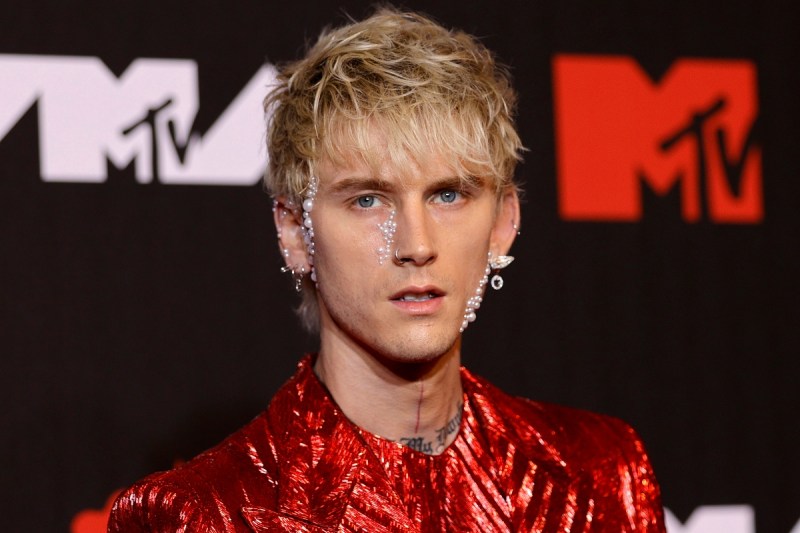 machine-gun-kelly-reveals-massive-blackout-tattoo-was-the-result-of-a-breakdown