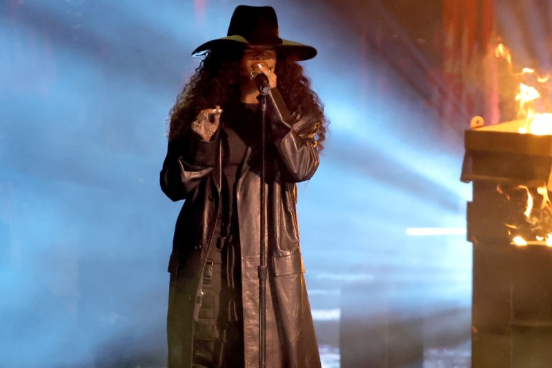 sza-performs-kill-bill-other-hits-in-medley-performance-at-2024-grammys