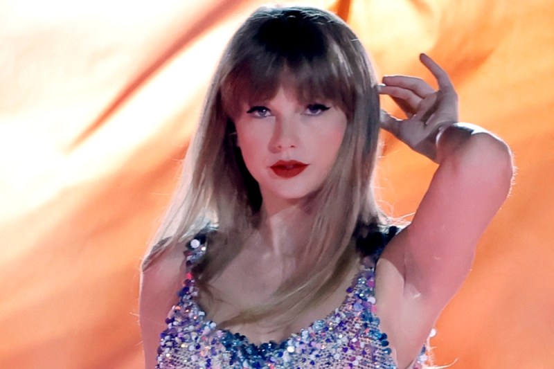 taylor-swift-brings-young-fan-to-tears-with-reaction-to-travis-kelce-jerseys-at-eras-tour-show