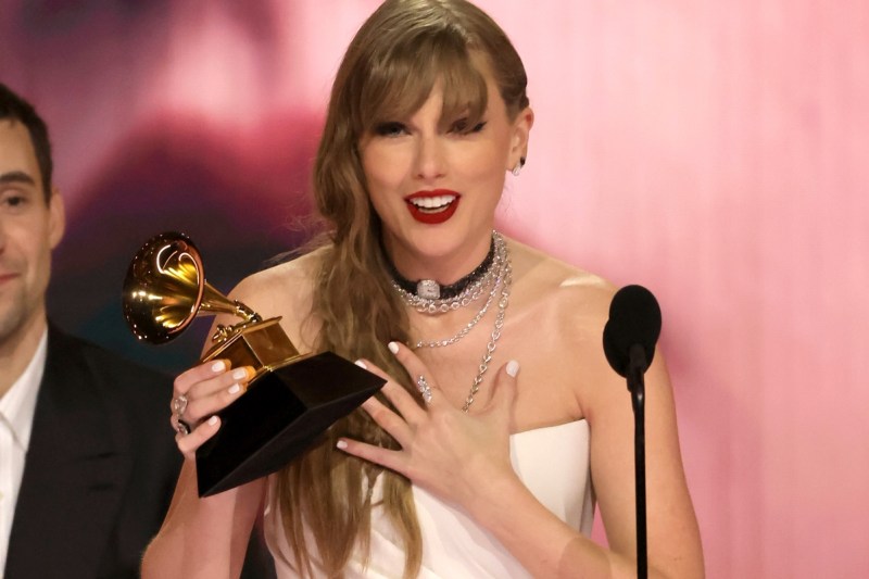 taylor-swift-had-a-backup-plan-for-new-album-reveal-if-she-didnt-win-a-grammy
