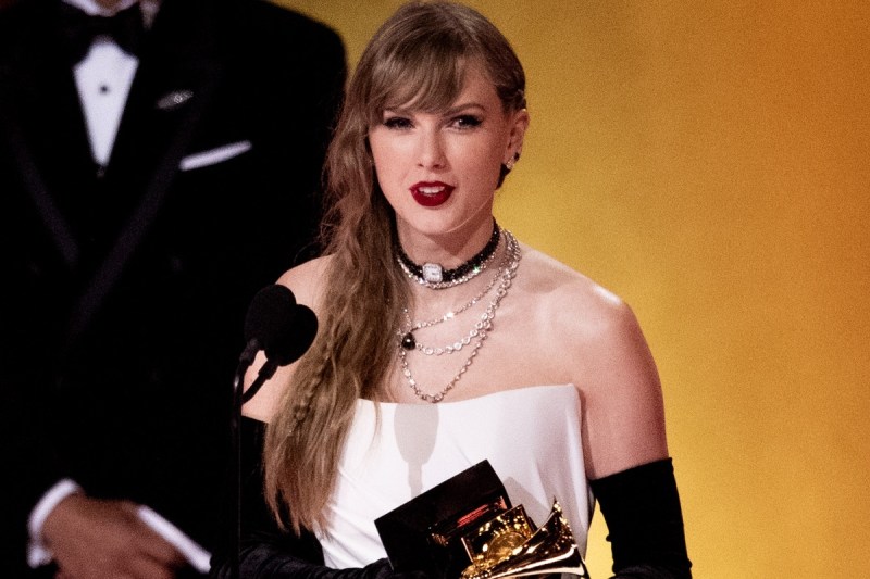taylor-swift-wins-album-of-the-year-at-2024-grammys-enrages-sza-fans