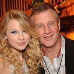 taylor-swifts-father-under-investigation-for-allegedly-attacking-paparazzi