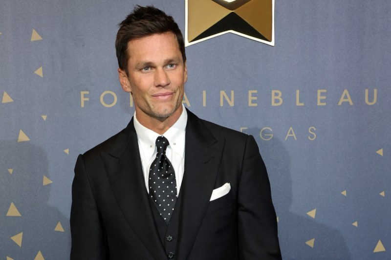 tom-brady-golfs-with-son-in-bahamas-after-gisele-bundchens-passionate-valentines-day-kiss