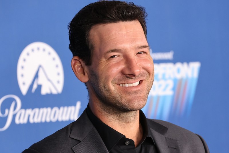 tony-romo-gushes-over-taylor-swift-travis-kelce-romance-i-love-their-hearts