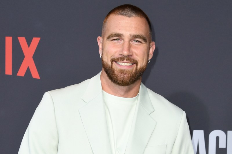 travis-kelce-jokes-about-losing-money-to-bring-friends-family-to-super-bowl-lviii