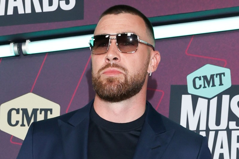 travis-kelce-keen-to-travel-to-taylor-swifts-international-eras-tour-shows-dad-ed-says