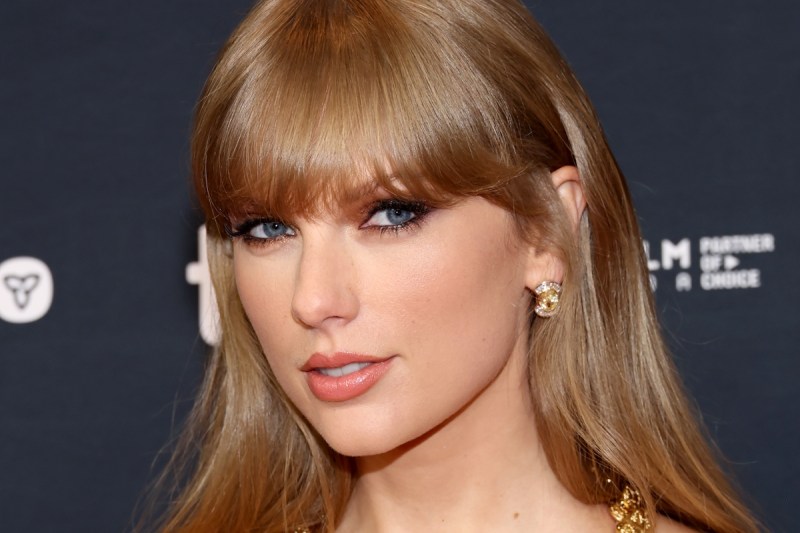 travis-kelces-brother-jason-reveals-his-true-thoughts-on-taylor-swift