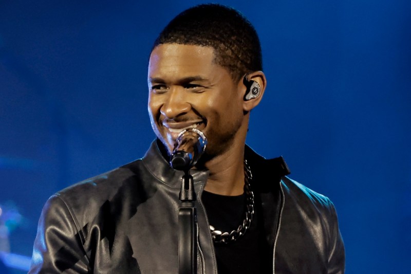 usher-reveals-he-won-a-bidding-war-with-justin-timberlake-to-sign-justin-bieber