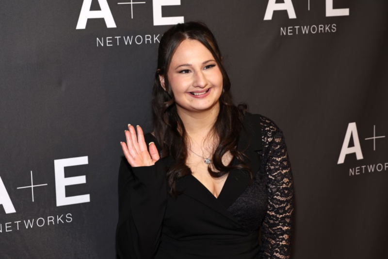 gypsy-rose-blanchard-deletes-all-social-media-accounts-literally-a-doorway-to-hell