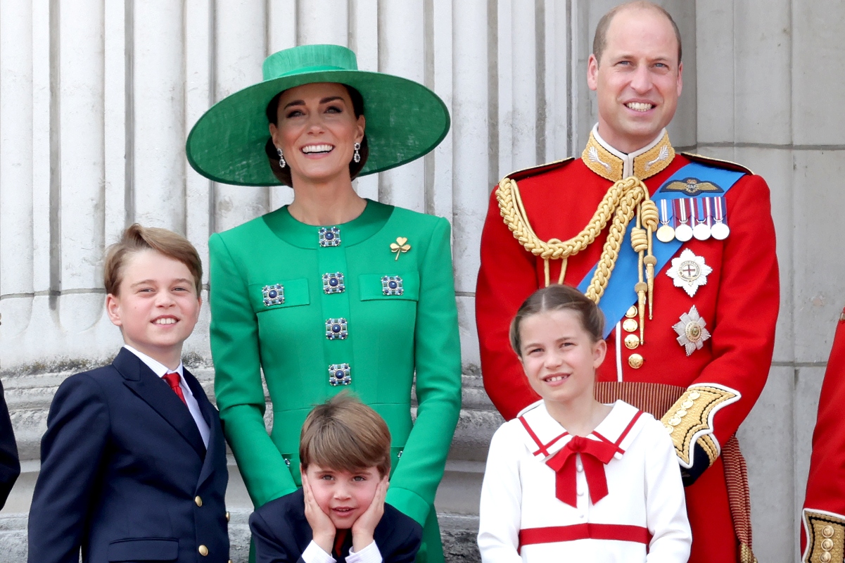kate-middleton-fuels-rumors-with-apology-for-controversial-family-photo