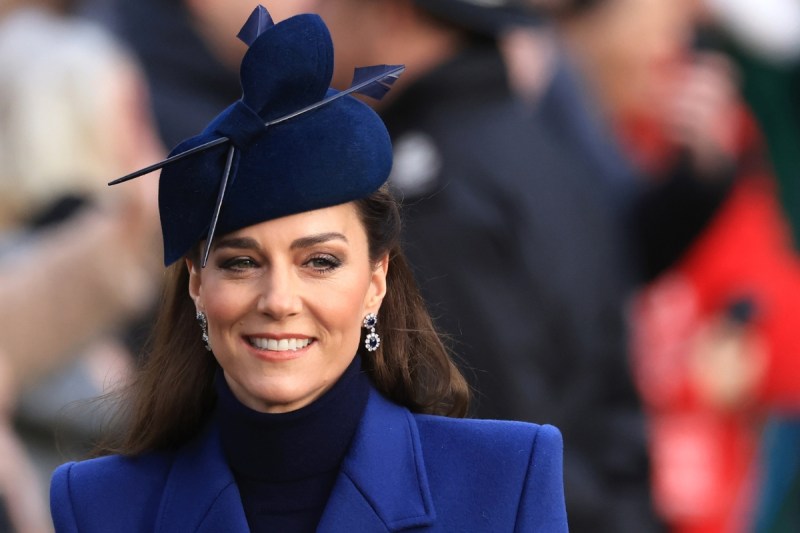 kate-middleton-looked-like-sad-princess-diana-amid-photoshop-crisis-per-insider