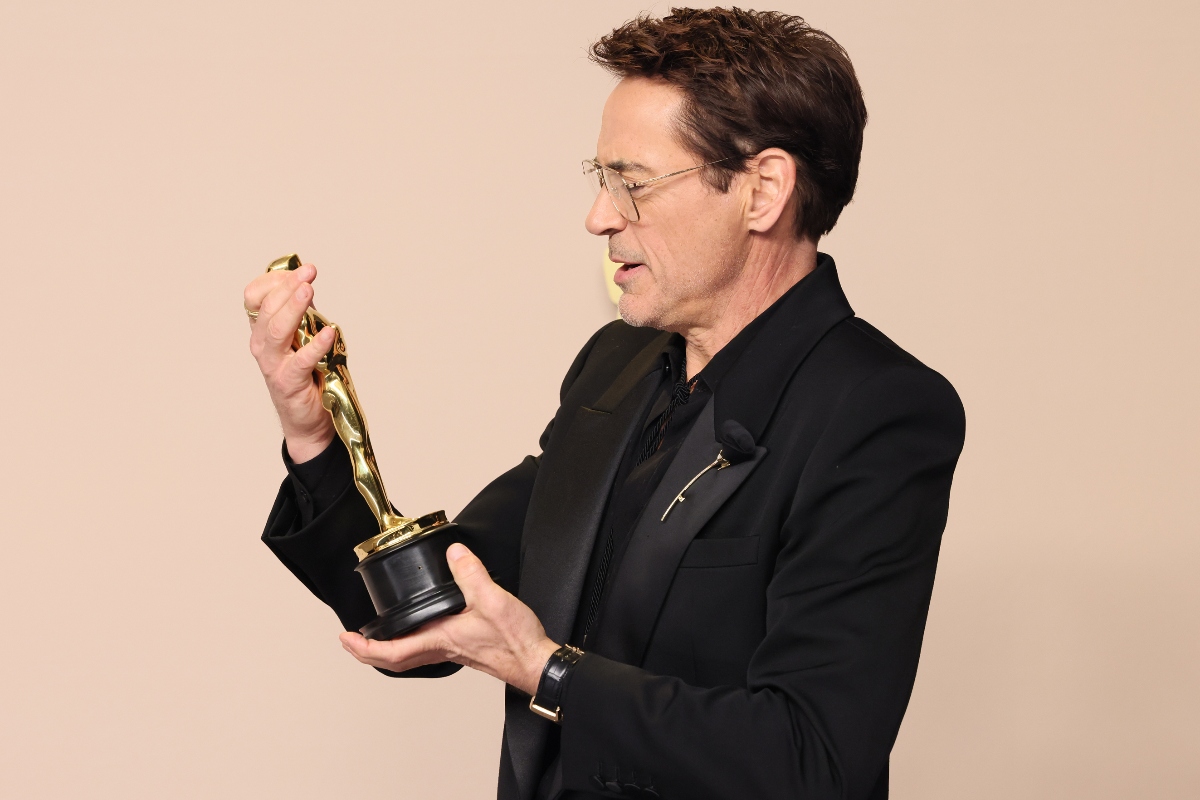 robert-downey-jr-wins-first-oscar-for-oppenheimer-thanks-terrible-childhood-in-speech
