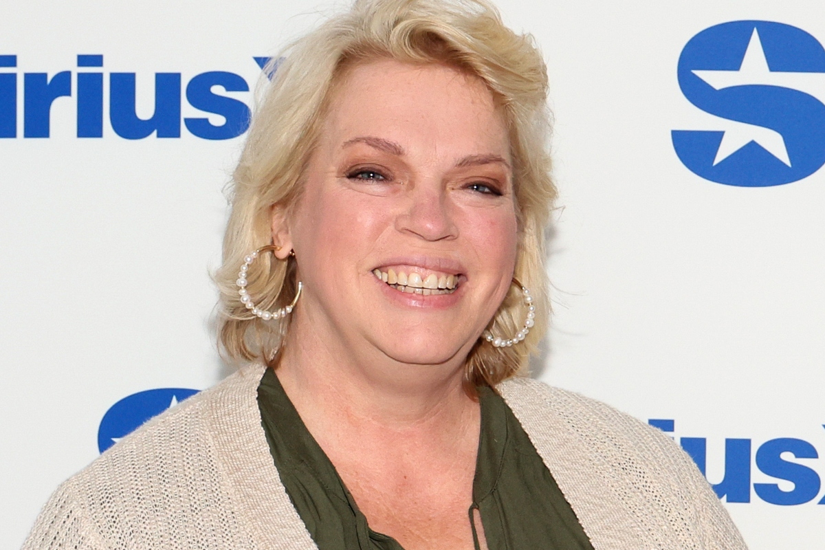 sister-wives-janelle-brown-brought-to-tears-over-support-after-son-garrisons-death