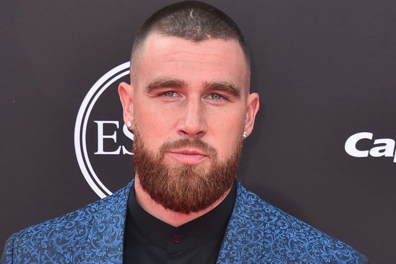 travis-kelce-chokes-up-talking-about-jason-kelces-nfl-retirement