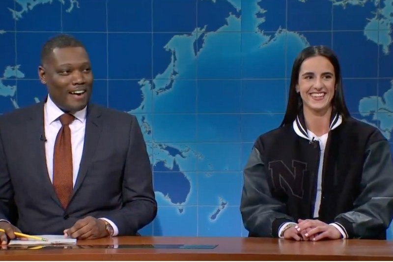 caitlin-clark-roasts-michael-che-during-snl-appearance