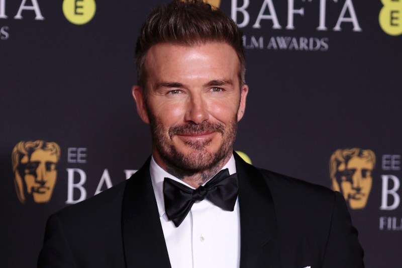 david-beckham-suing-mark-wahlbergs-fitness-company-for-10-million