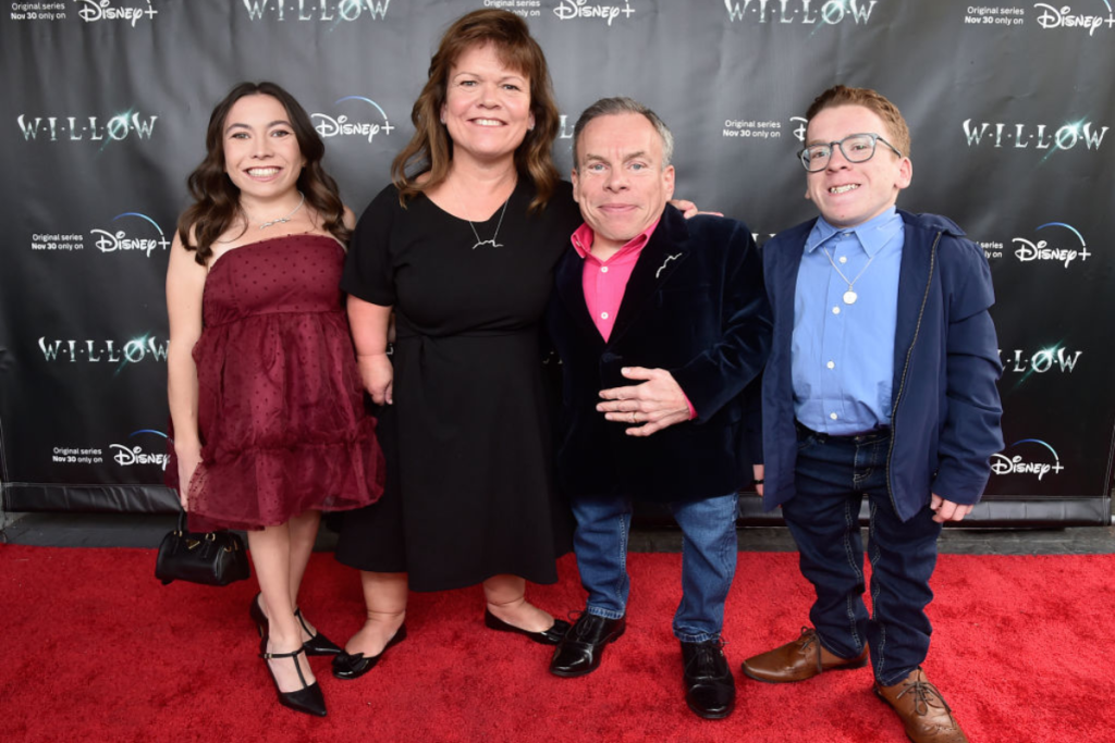 harry-potter-star-warwick-davis-wife-samantha-dies-at-53