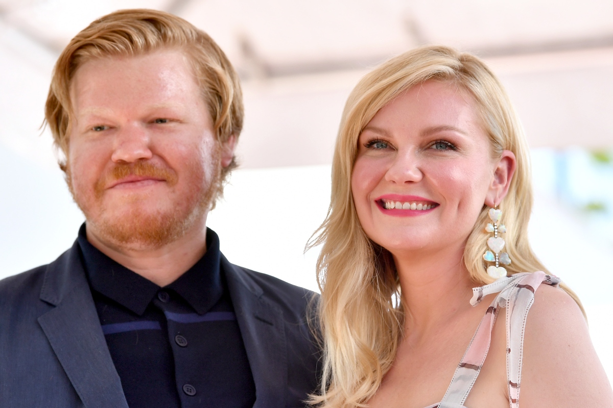 kirsten-dunst-doesnt-allow-her-2-sons-to-have-electronics-not-phone-at-restaurant-people