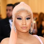 nicki-minaj-throws-object-at-fans-after-nearly-getting-hit-by-item-onstage
