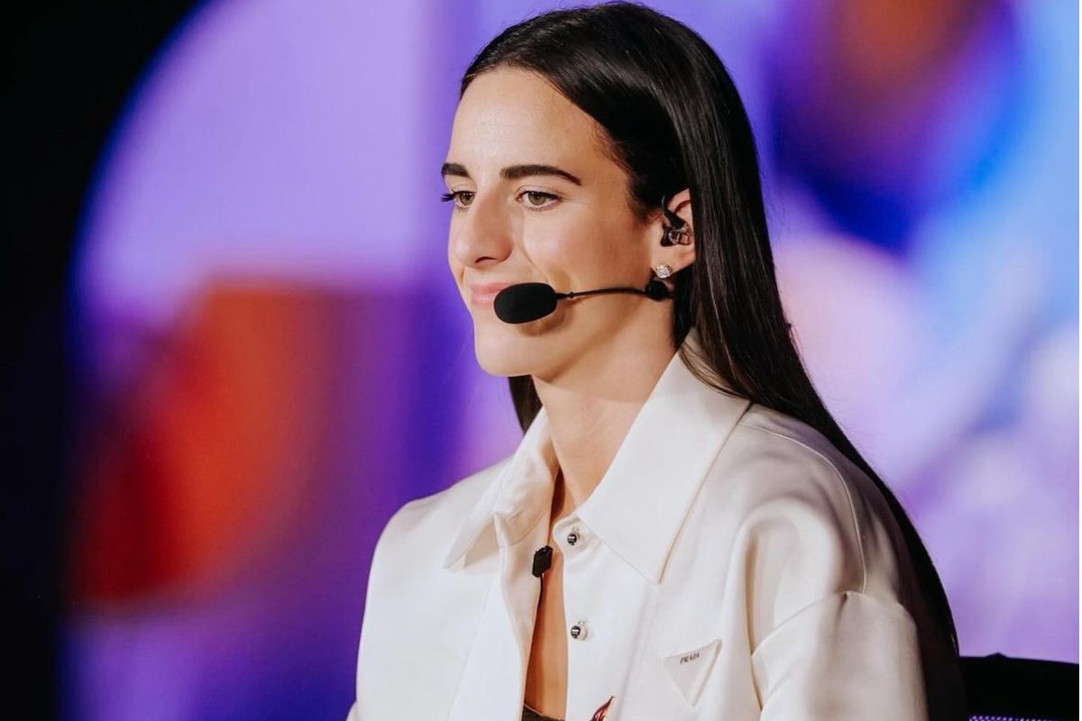 reporter-slammed-for-absurd-apology-to-caitlin-clark-after-awkward-wnba-press-conference