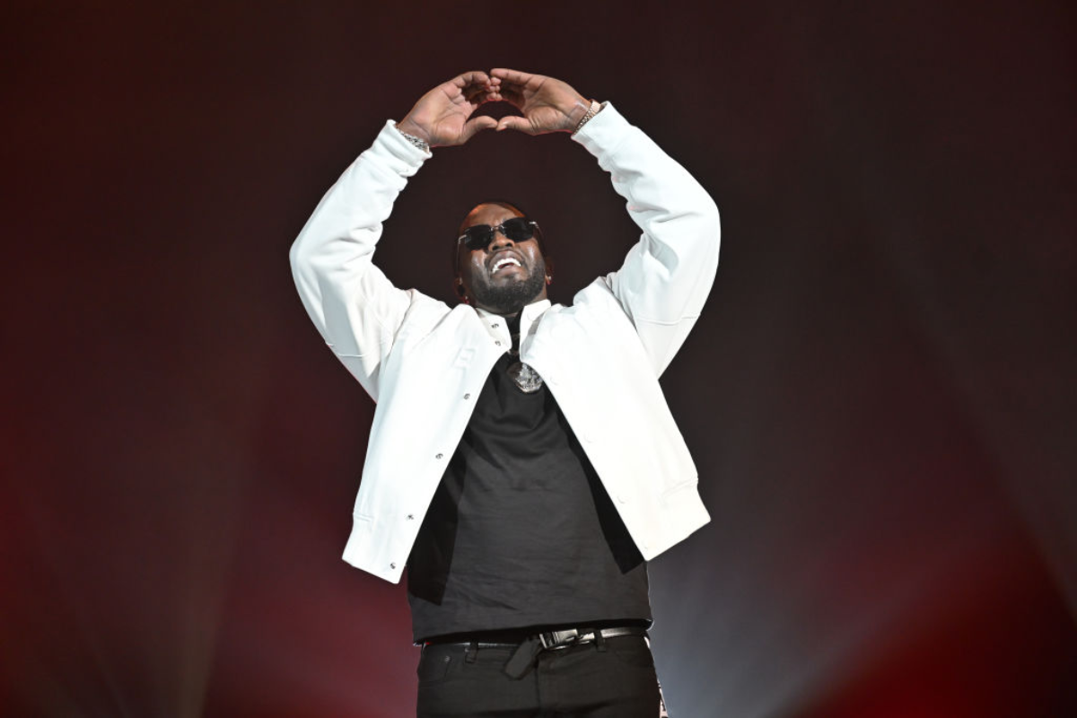 sean-diddy-combs-waves-smiles-at-fans-on-private-island-amid-federal-investigation