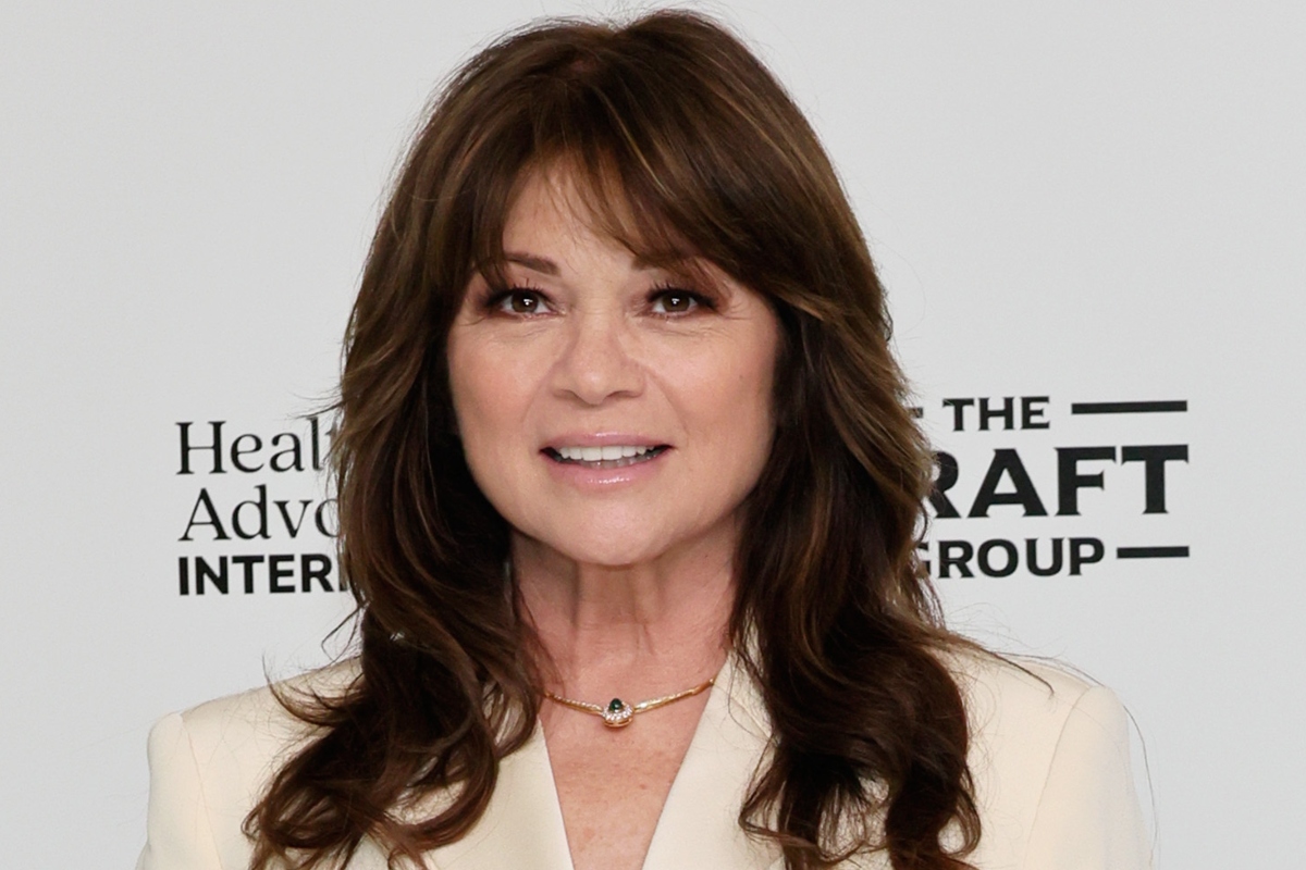 valerie-bertinelli-reveals-she-met-her-new-boyfriend-on-instagram