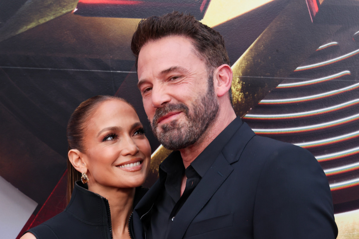 Ben Affleck Spotted Without Wedding Ring Amid Jennifer Lopez Split Rumors