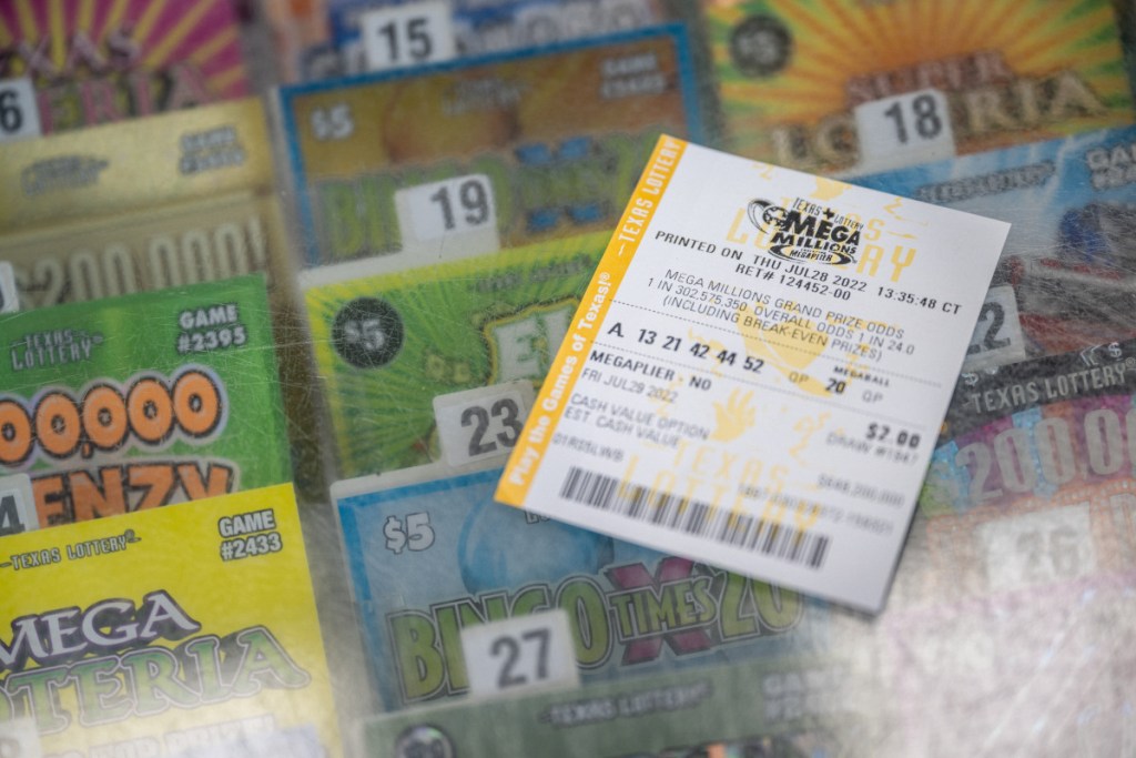 North Carolina Man Wins $837K Lottery After Sister Dreamt He Found a 'Bunch of Gold'