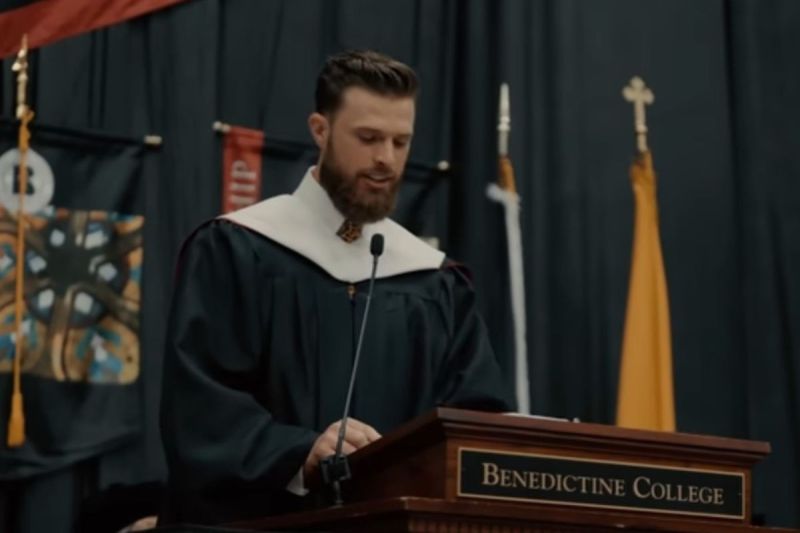 chiefs-star-mitch-schwartzs-wife-slams-harrison-butker-for-handmaids-tale-speech-taylor-swift-quote