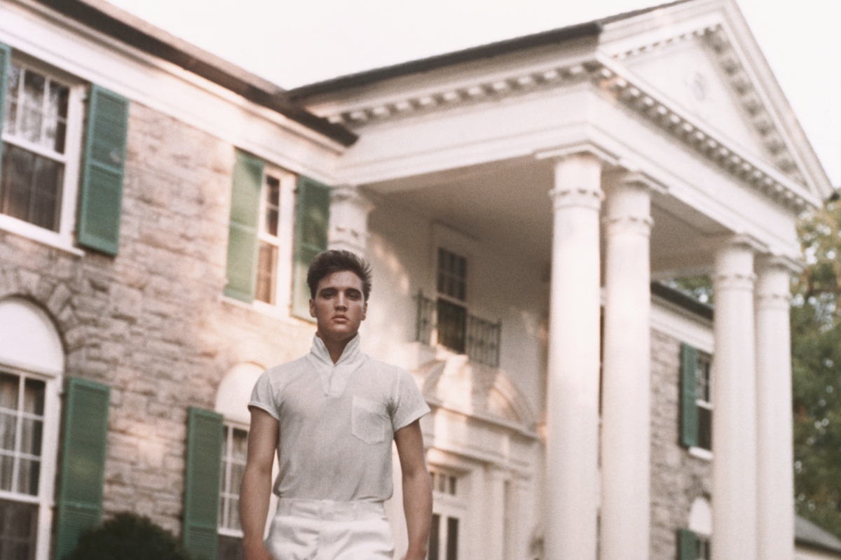 elvis-presleys-graceland-facing-auction-amid-foreclosure-granddaughter-riley-keough-claims-fraud