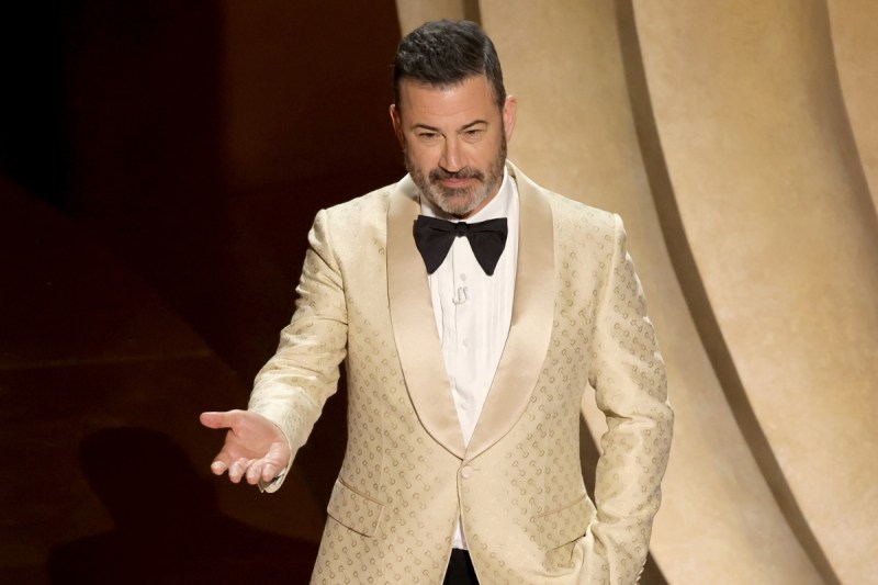 jimmy-kimmel-roasts-travis-kelce-after-34m-chiefs-deal-taylor-swifts-broke-boyfriend