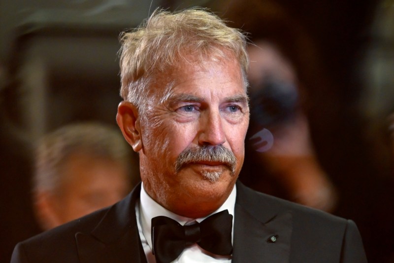 kevin-costner-admits-he-felt-broken-on-a-daily-basis-during-christine-baumgartner-divorce