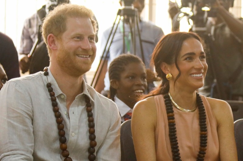 meghan-markle-pays-homage-to-princess-diana-on-nigeria-trip-with-prince-harry
